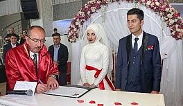 Meram'da 2 bin 341 çift mutluluğa 'evet' dedi