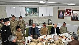 Milletvekili Gülaçar, yeni yıla Van'daki askerlerle girdi