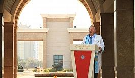 Öğrencilerden yeniden ataması yapılan Rektöre destek