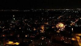 (Özel) Bursalılar yeni yıla havai fişekler ve magandaların silahlarını ateşlemesiyle girdi