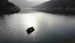 (Özel) Göletin ortasına mini ev yapıp kuş cennetine çevirdiler