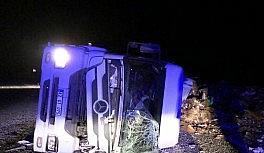 Seydikemer'de tır devrildi: 1 ölü