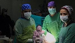 Tatvan'da yılın ilk bebeği 'Sinem Efsan' oldu