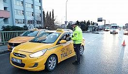 Trafik polislerinden toplu taşıma araçlarında Covid denetimi