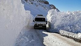 Van-Bahçesaray yolu kontrollü ulaşıma açıldı