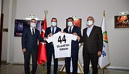 Yeni Malatyaspor'dan Başkan Gürkan'a ziyaret