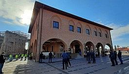 Yılın ilk Cuma namazı kısıtlama şartları altında kılındı